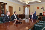 Глава Удмуртской Республики провел встречу с руководством Почты России